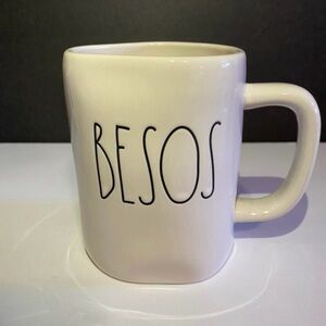 Rae Dunn 'BESOS' mug
